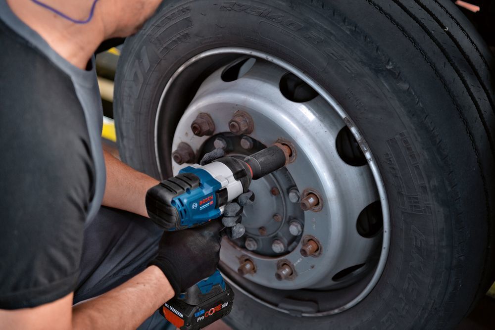 BOSCH GDS 18 V-1050 Şarjlı Somun Sıkma 18 Volt 3/4 Soket (Akü Ve Şarj Aleti Hariç)