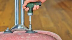 BOSCH T Saplı Bits Uyumlu Cırcırlı Ve Klemens Tornavida Seti 31 Parça (1600A039HX)