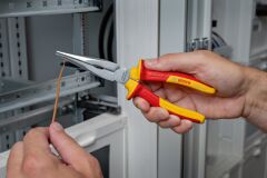 BOSCH Profesyonel VDE 1000 Volt 3 Parça Elektrikçi Pense Seti (1600A02NG0)