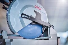 BOSCH Expert Steel 305x2.6x25.4 mm 60 Diş Elmas Uçlu Metal Kesme Daire Testeresi (2608643060)